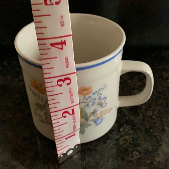 Vintage porcelain sunflower plate and mug - Picture 11 of 12